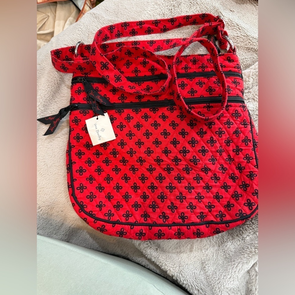 NWT Vera Bradley Tripple Zip Hipster